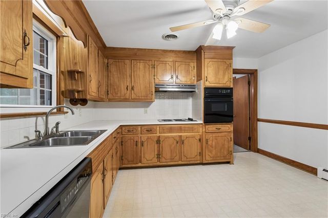 301 Pond DR, Suffolk, VA 23434