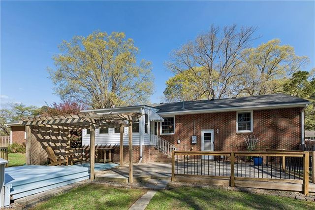 301 Pond DR, Suffolk, VA 23434