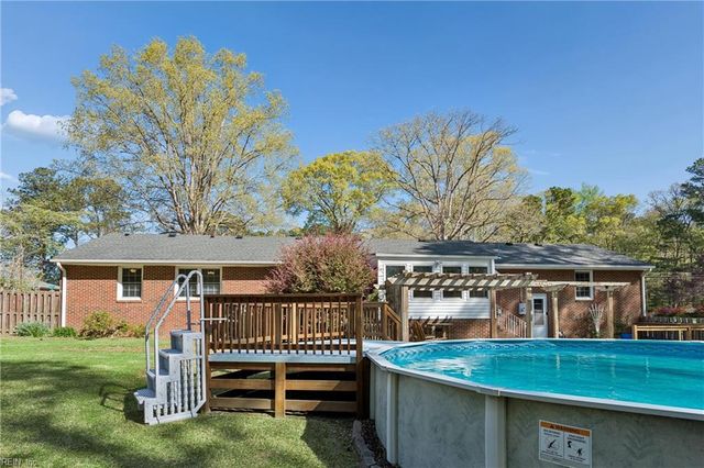 301 Pond DR, Suffolk, VA 23434