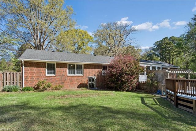 301 Pond DR, Suffolk, VA 23434