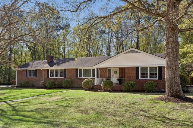 301 Pond DR, Suffolk, VA 23434