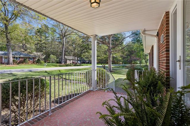 301 Pond DR, Suffolk, VA 23434