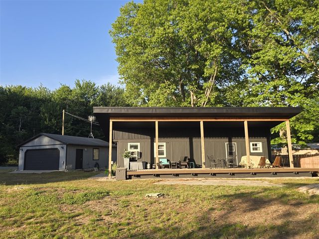 7949 W Fox Road, Mears, MI 49436