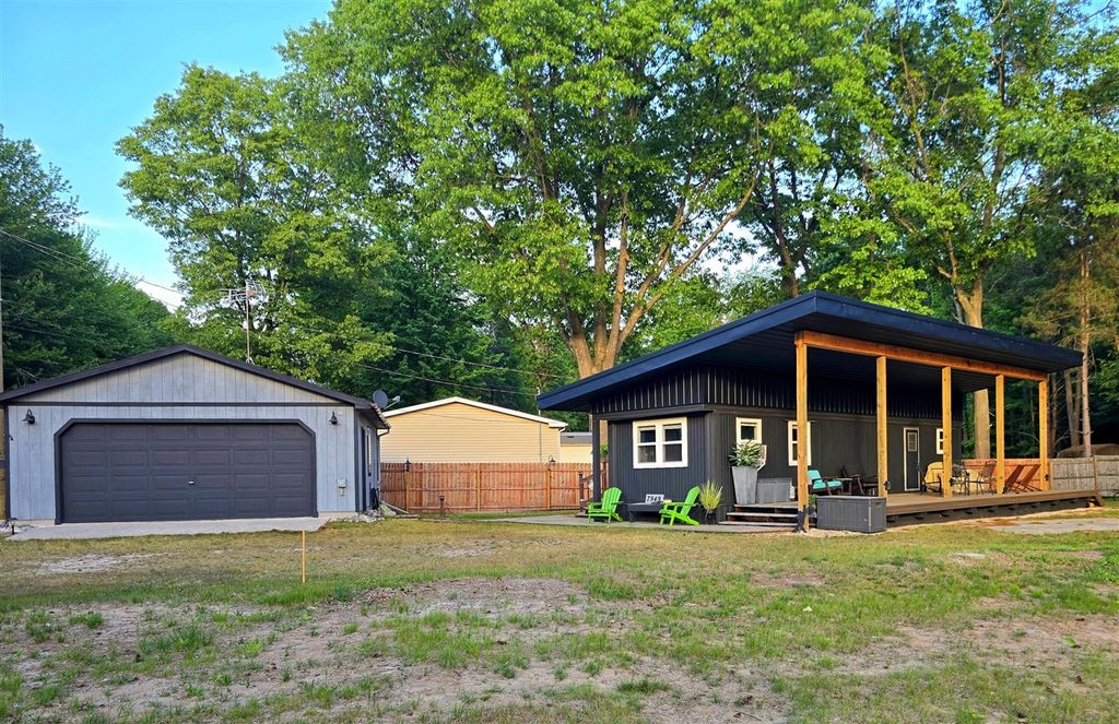 7949 W Fox Road, Mears, MI 49436