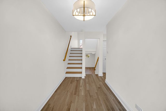 19W278 Governors Trail, Oak Brook, IL 60523