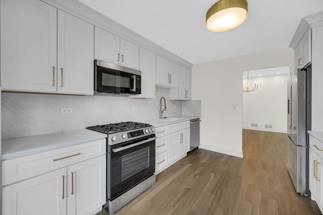 19W278 Governors Trail, Oak Brook, IL 60523
