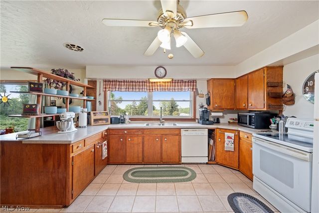 988 E Turkeyfoot Lake Road, Akron, OH 44312
