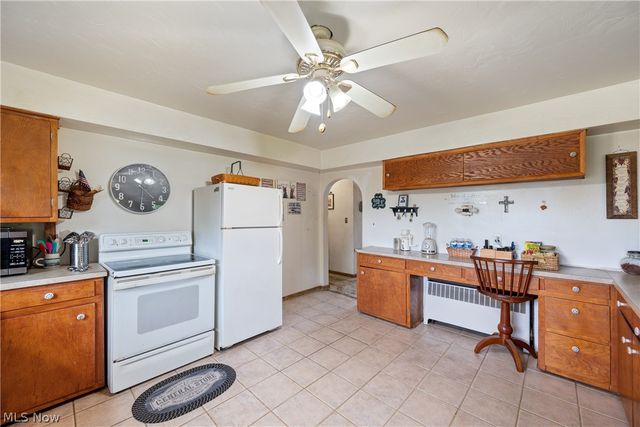 988 E Turkeyfoot Lake Road, Akron, OH 44312