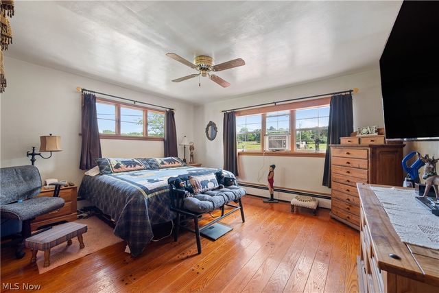 988 E Turkeyfoot Lake Road, Akron, OH 44312
