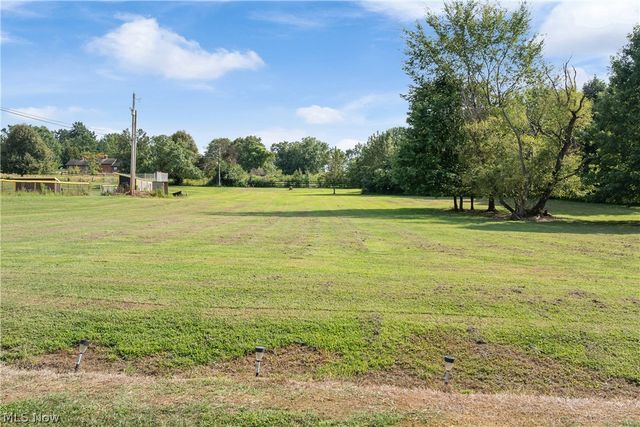 988 E Turkeyfoot Lake Road, Akron, OH 44312
