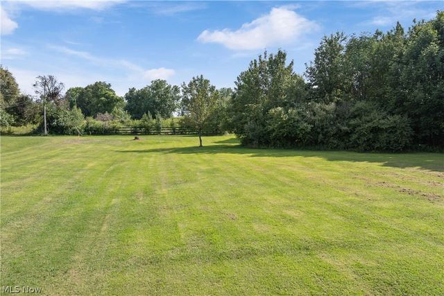 988 E Turkeyfoot Lake Road, Akron, OH 44312