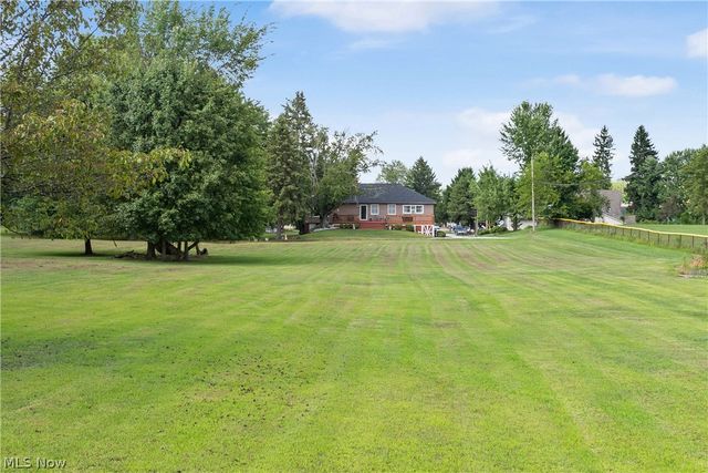 988 E Turkeyfoot Lake Road, Akron, OH 44312