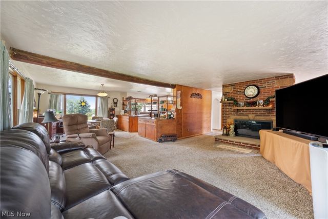 988 E Turkeyfoot Lake Road, Akron, OH 44312