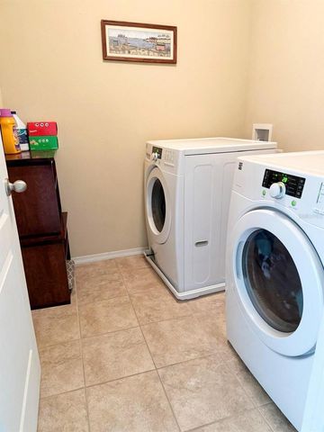 7618 TANGLE RUSH DRIVE, Gibsonton, FL 33534