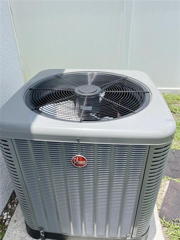 7618 TANGLE RUSH DRIVE, Gibsonton, FL 33534