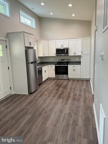 1040 POSSUM HOLLOW TRL, Gerrardstown, WV 25420