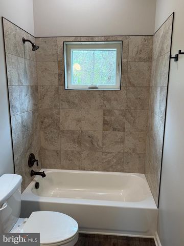 1040 POSSUM HOLLOW TRL, Gerrardstown, WV 25420