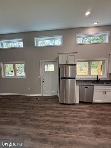1040 POSSUM HOLLOW TRL, Gerrardstown, WV 25420