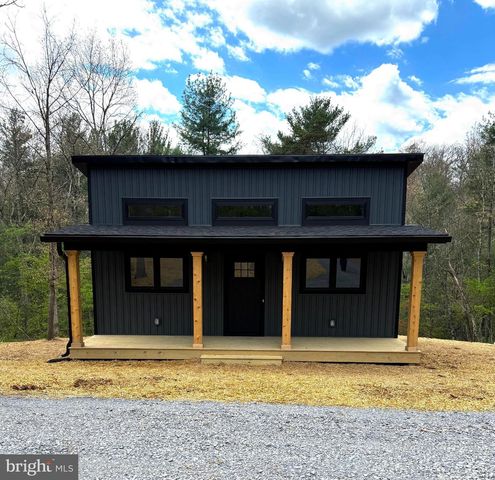 1040 POSSUM HOLLOW TRL, Gerrardstown, WV 25420