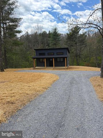 1040 POSSUM HOLLOW TRL, Gerrardstown, WV 25420
