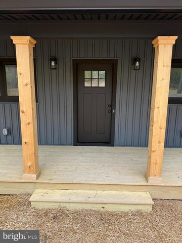 1040 POSSUM HOLLOW TRL, Gerrardstown, WV 25420