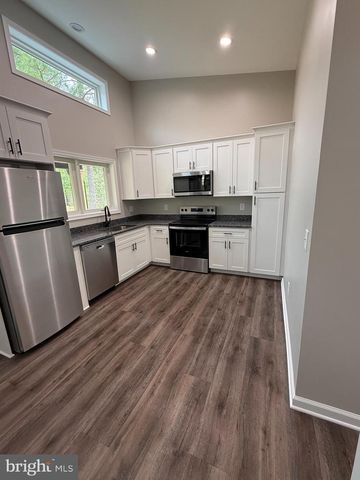 1040 POSSUM HOLLOW TRL, Gerrardstown, WV 25420