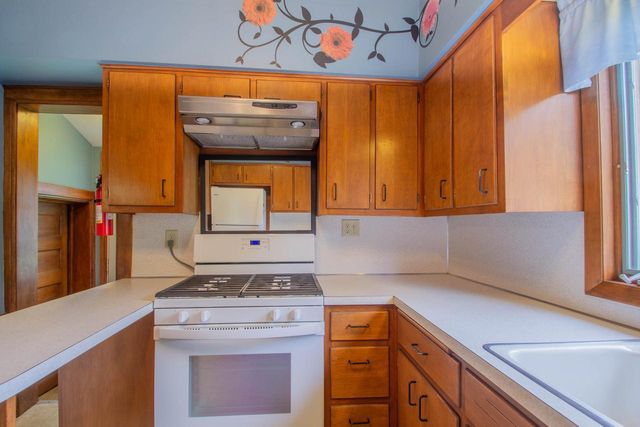 800 W Main STREET, Watertown, WI 53094
