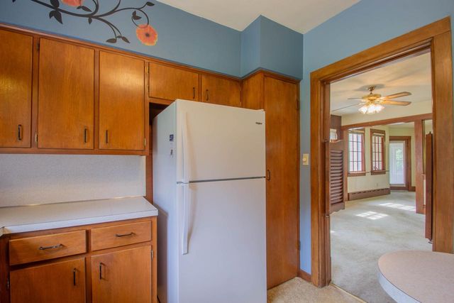800 W Main STREET, Watertown, WI 53094
