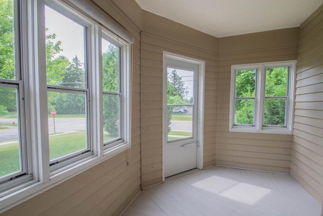 800 W Main STREET, Watertown, WI 53094