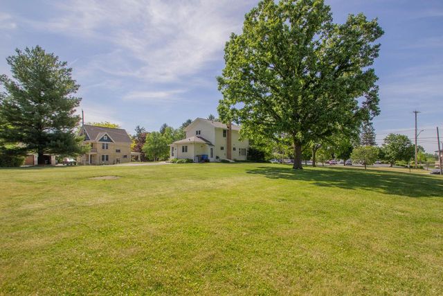 800 W Main STREET, Watertown, WI 53094