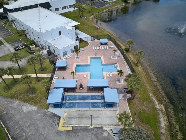4770 NW 21st Street 412, Lauderhill, FL 33313
