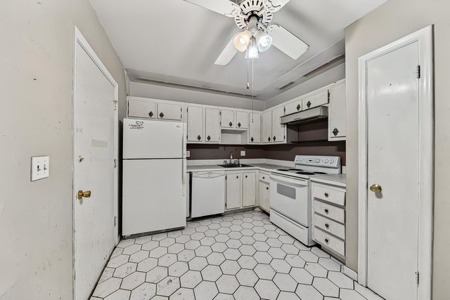 4770 NW 21st Street 412, Lauderhill, FL 33313