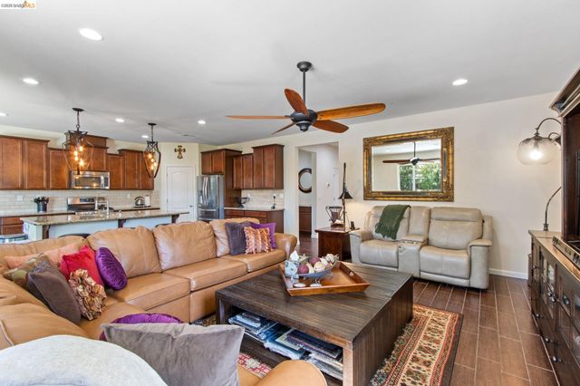 2469 Talaria Dr, Oakley, CA 94561