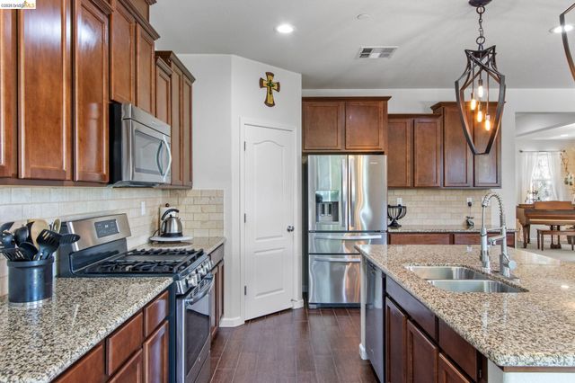 2469 Talaria Dr, Oakley, CA 94561