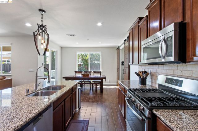 2469 Talaria Dr, Oakley, CA 94561