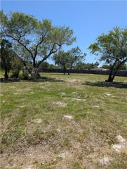 347 N 10th St, Aransas Pass, TX 78336