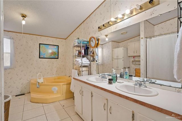 1800 Cortez Drive, Alamo, TX 78516