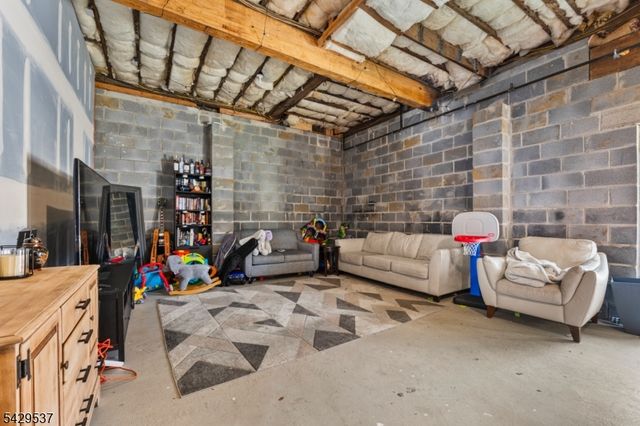 53 Pequannock Ave, Pequannock Twp., NJ 07440