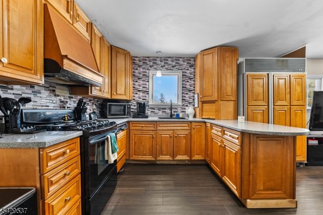 53 Pequannock Ave, Pequannock Twp., NJ 07440