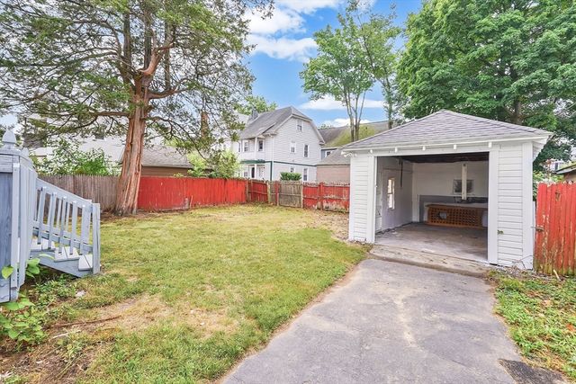 149 Fountain St, Springfield, MA 01108