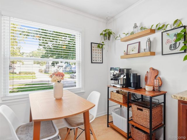 2120 Barrett Avenue, Royal Oak, MI 48067