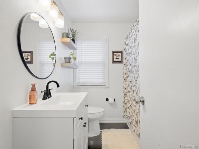 2120 Barrett Avenue, Royal Oak, MI 48067