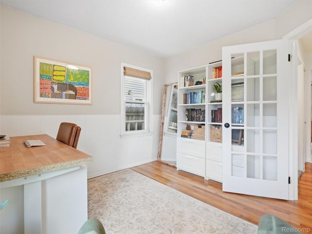 2120 Barrett Avenue, Royal Oak, MI 48067
