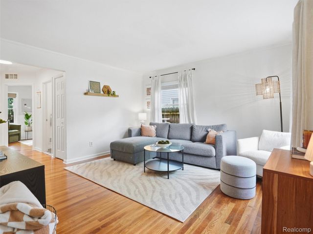 2120 Barrett Avenue, Royal Oak, MI 48067