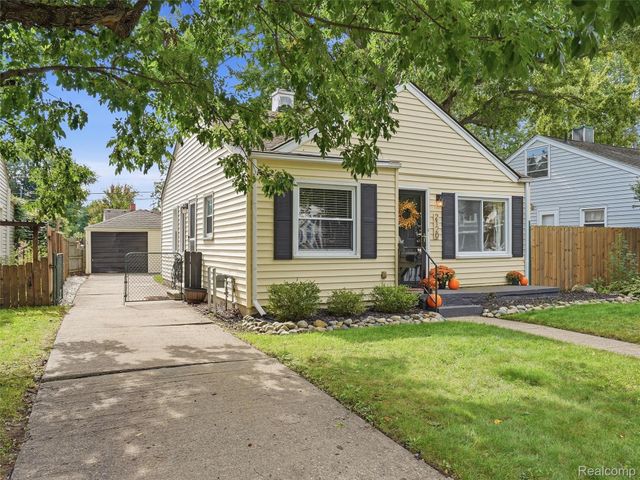 2120 Barrett Avenue, Royal Oak, MI 48067