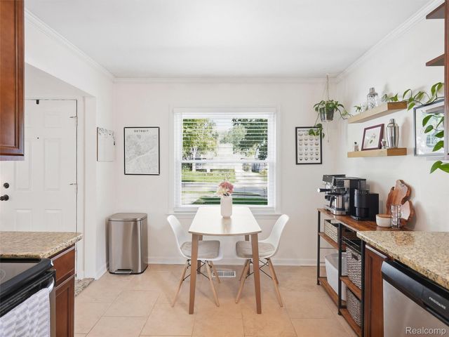 2120 Barrett Avenue, Royal Oak, MI 48067