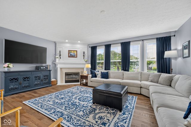 13272 Talon Crest Drive, Fishers, IN 46037