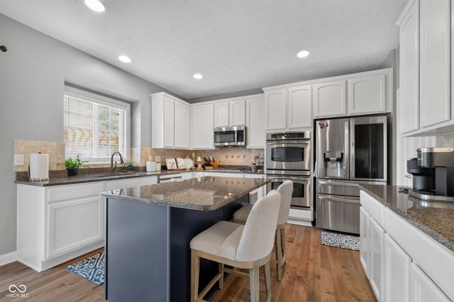 13272 Talon Crest Drive, Fishers, IN 46037