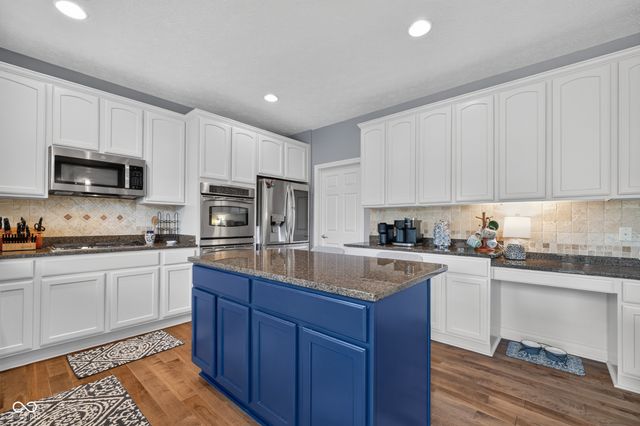 13272 Talon Crest Drive, Fishers, IN 46037