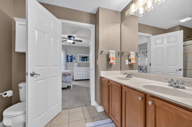 13272 Talon Crest Drive, Fishers, IN 46037